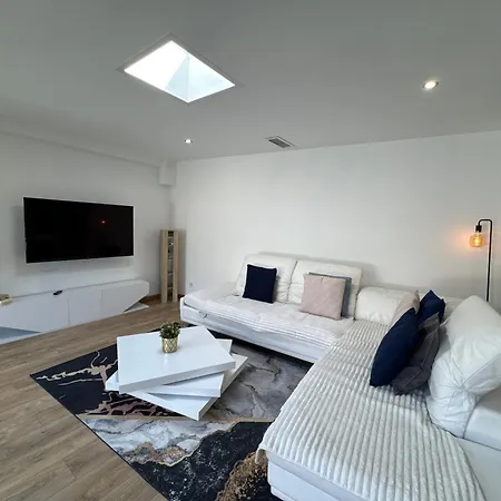 Bord De Villa
